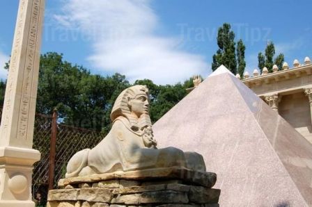 Старый парк в Кабардинке (Геленджик)